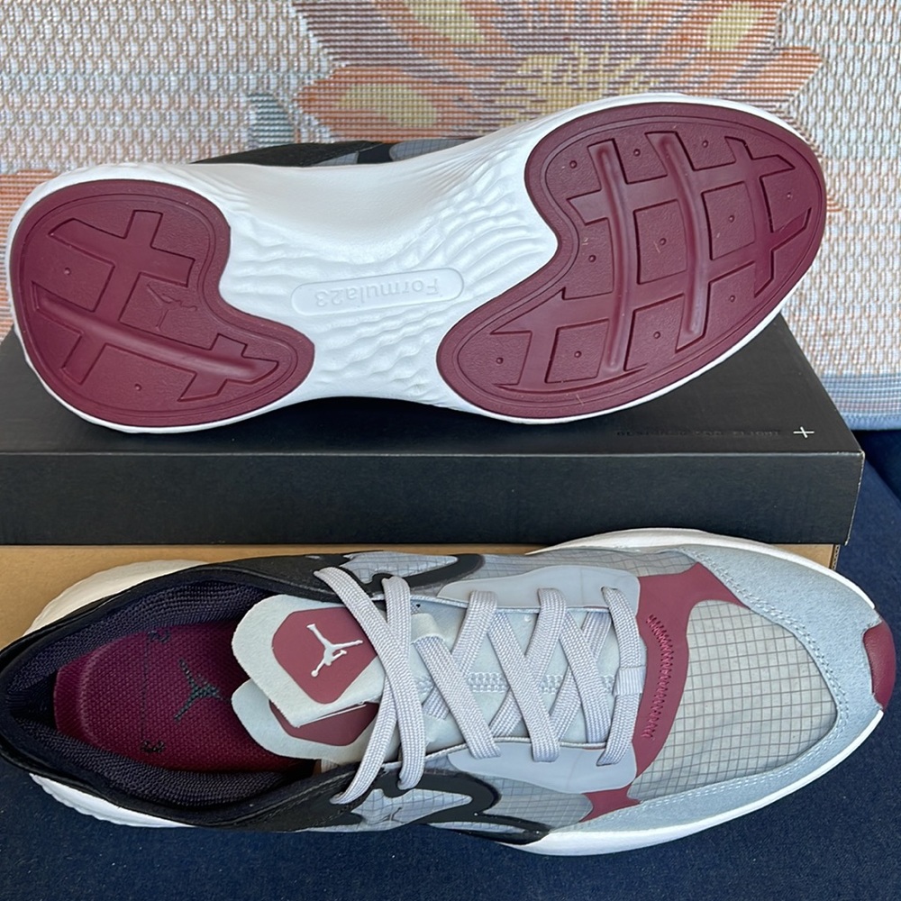 Jordan Delta 3 Low
Black/White/Cherrywood
Red/Wolf Grey
Men's Shoes
DN2647-001 - Picture 6 of 16